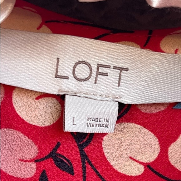 LOFT Cherry Split Neck Mixed Media Shell- Large - Picture 4 of 4